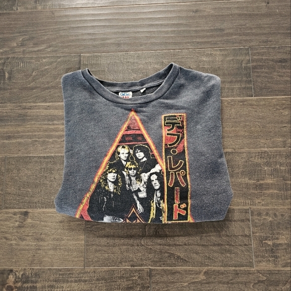 Def Leopard Women's Long Sleeve Sweatshirt sz medium - Picture 3 of 4